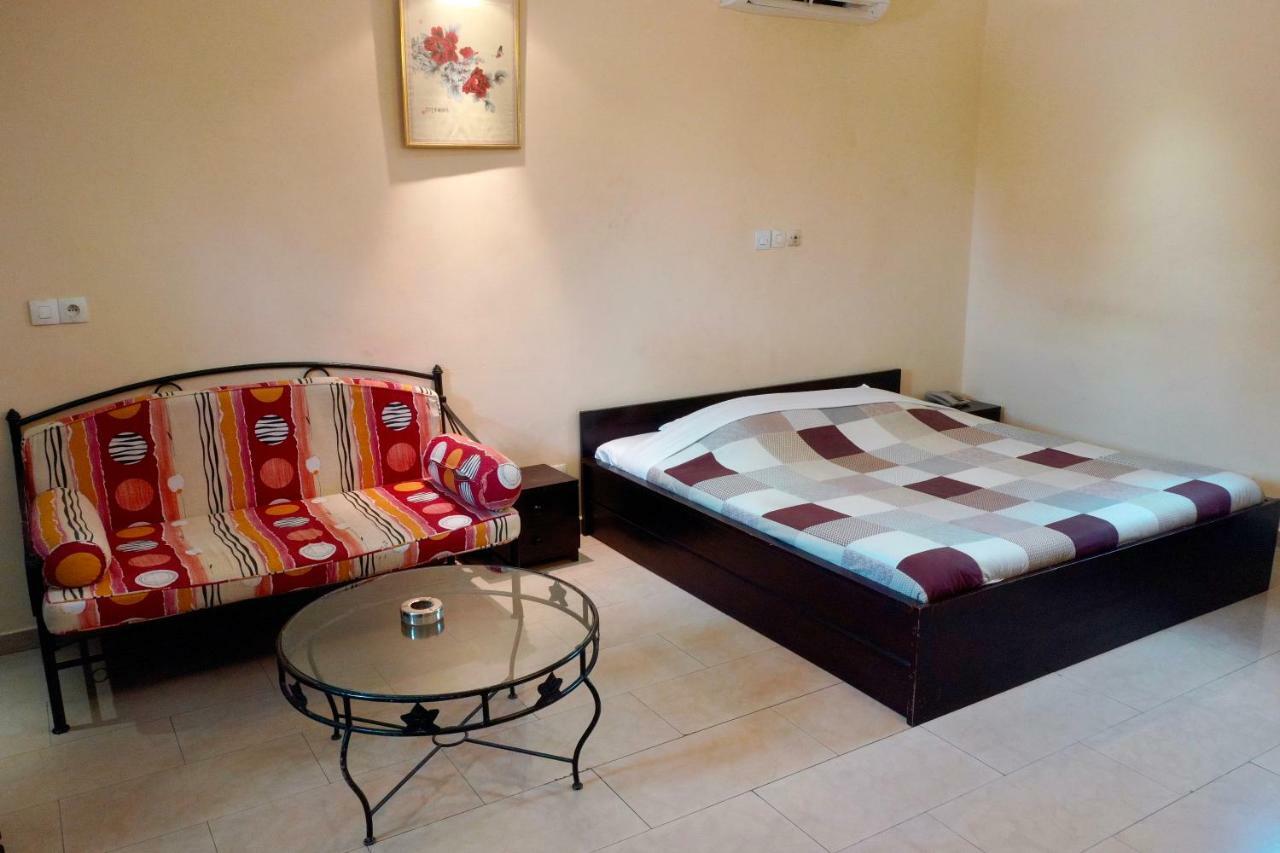 Petit Motel Beijing Abidjan Eksteriør billede